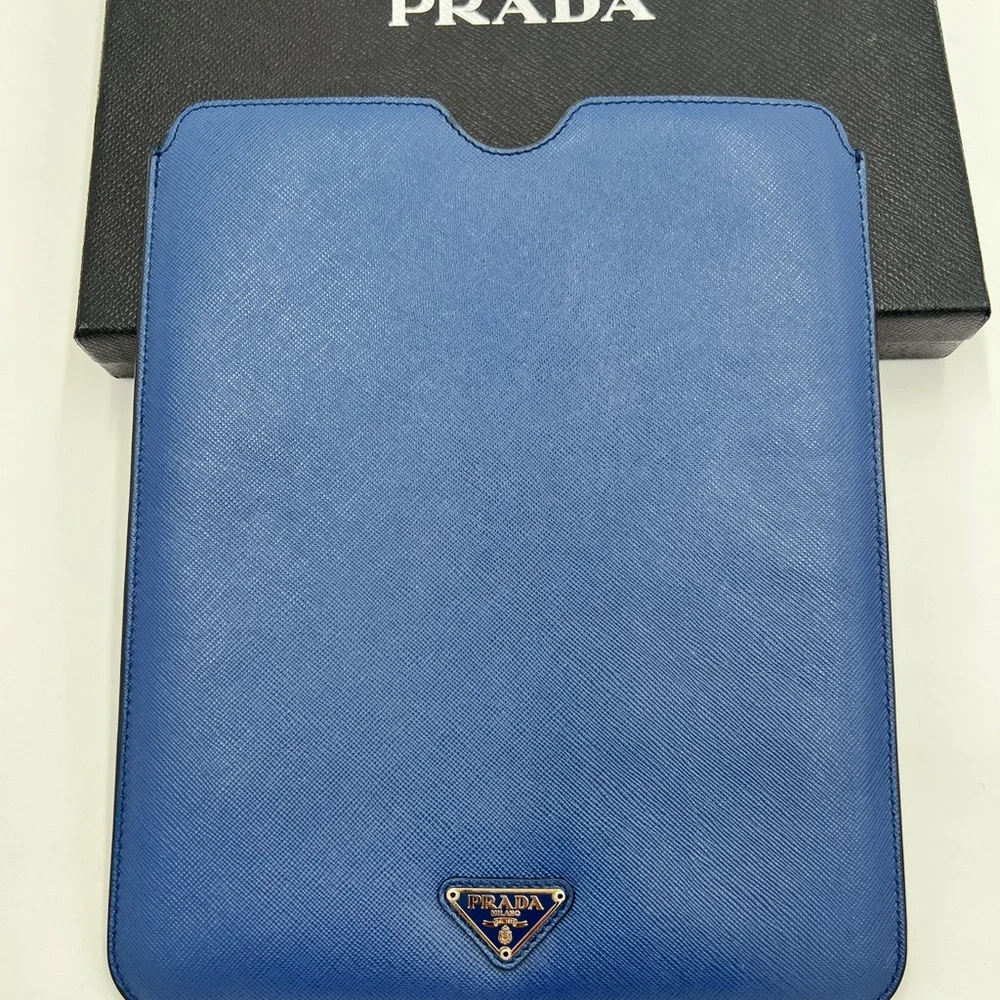 ♦️Prada IPAD leather case